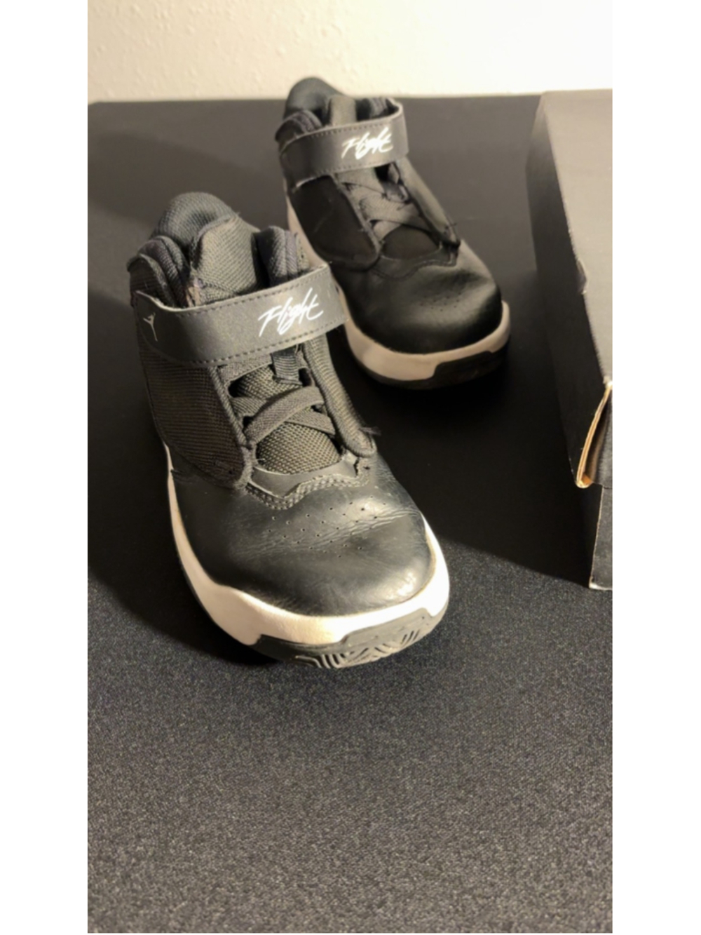 Nike Jordan Max Aura 4 (PS) Kids Sneakers Black Metallic Silver Size 1